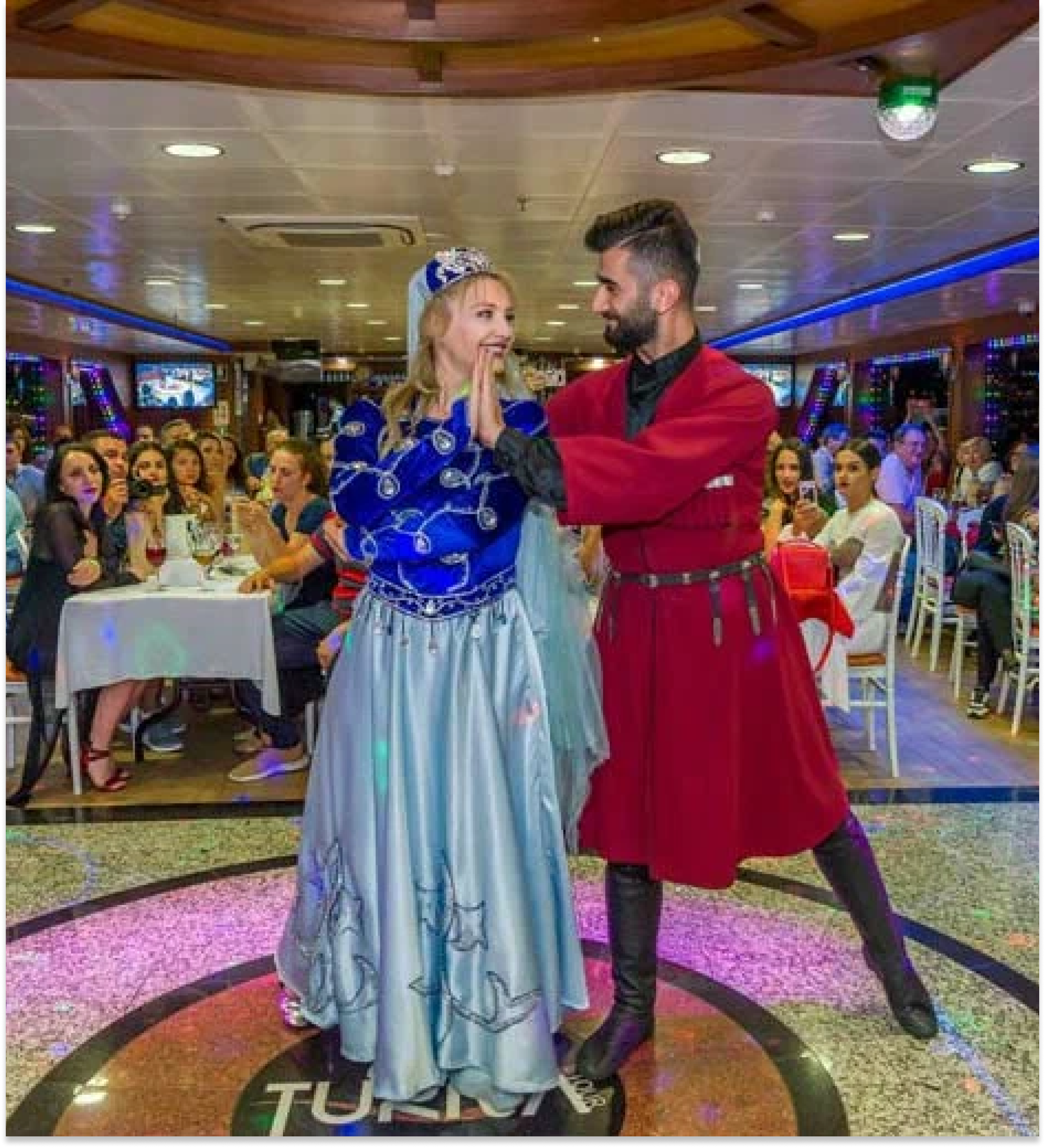 Pattaya - All Star Dinner Cruise