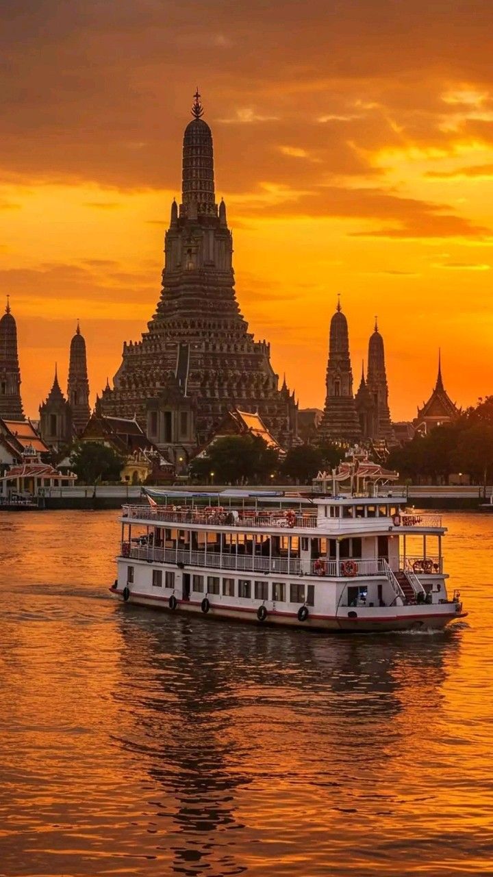 Bangkok - Hop On Hop Off Boat Tour